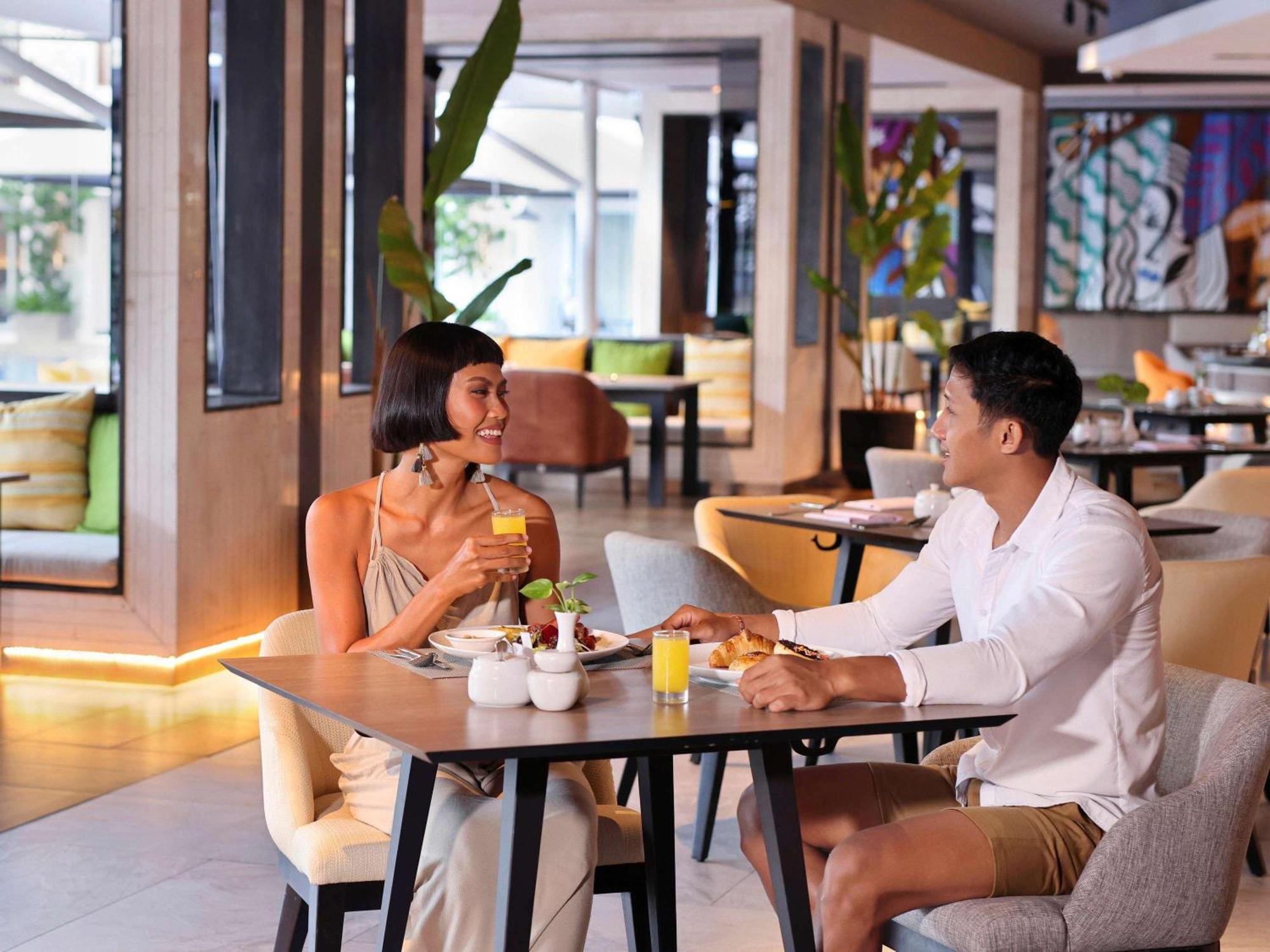 Grand Mercure Bali Seminyak Exterior photo The Beach Club