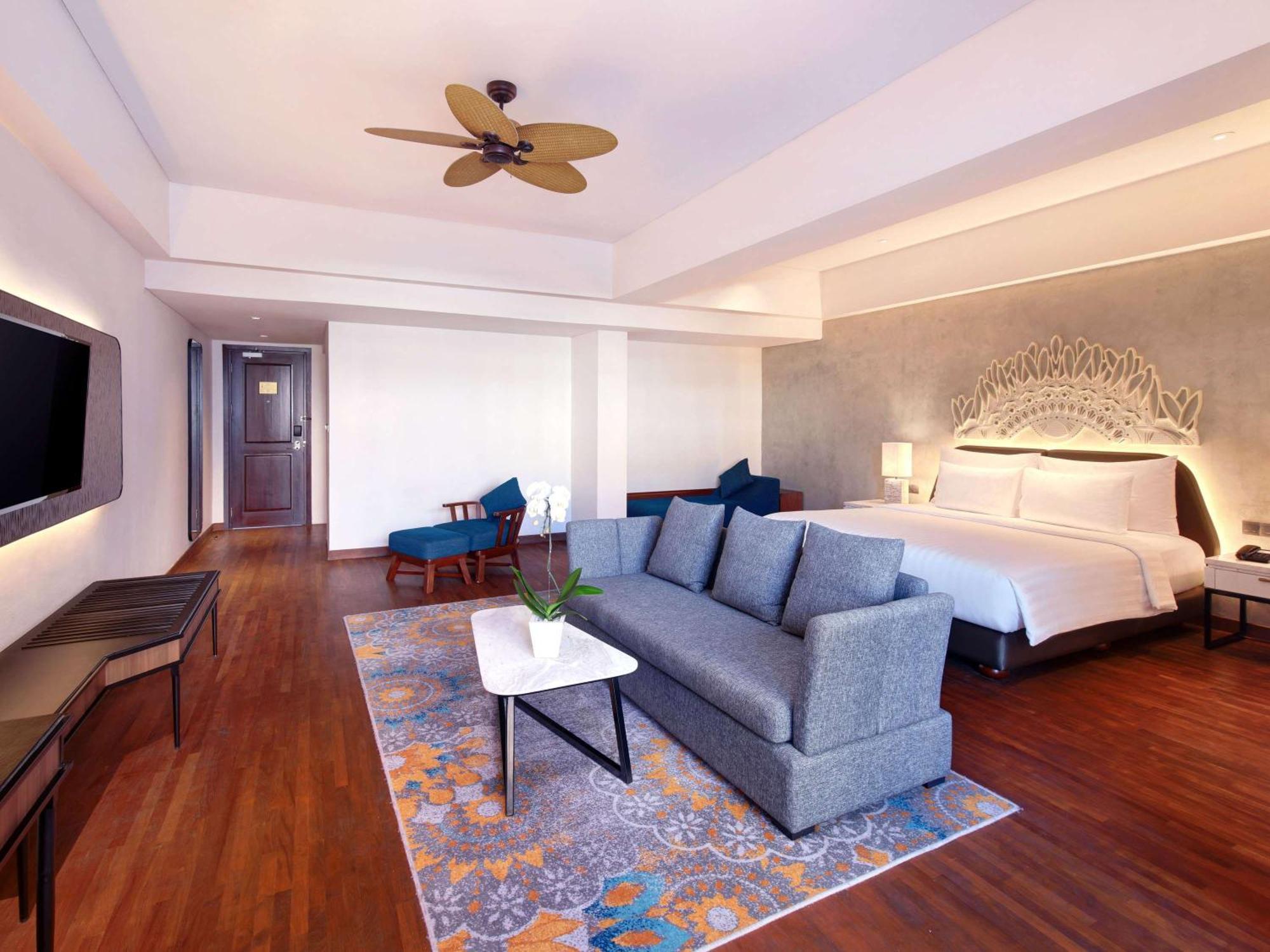 Grand Mercure Bali Seminyak Exterior photo Deluxe Room