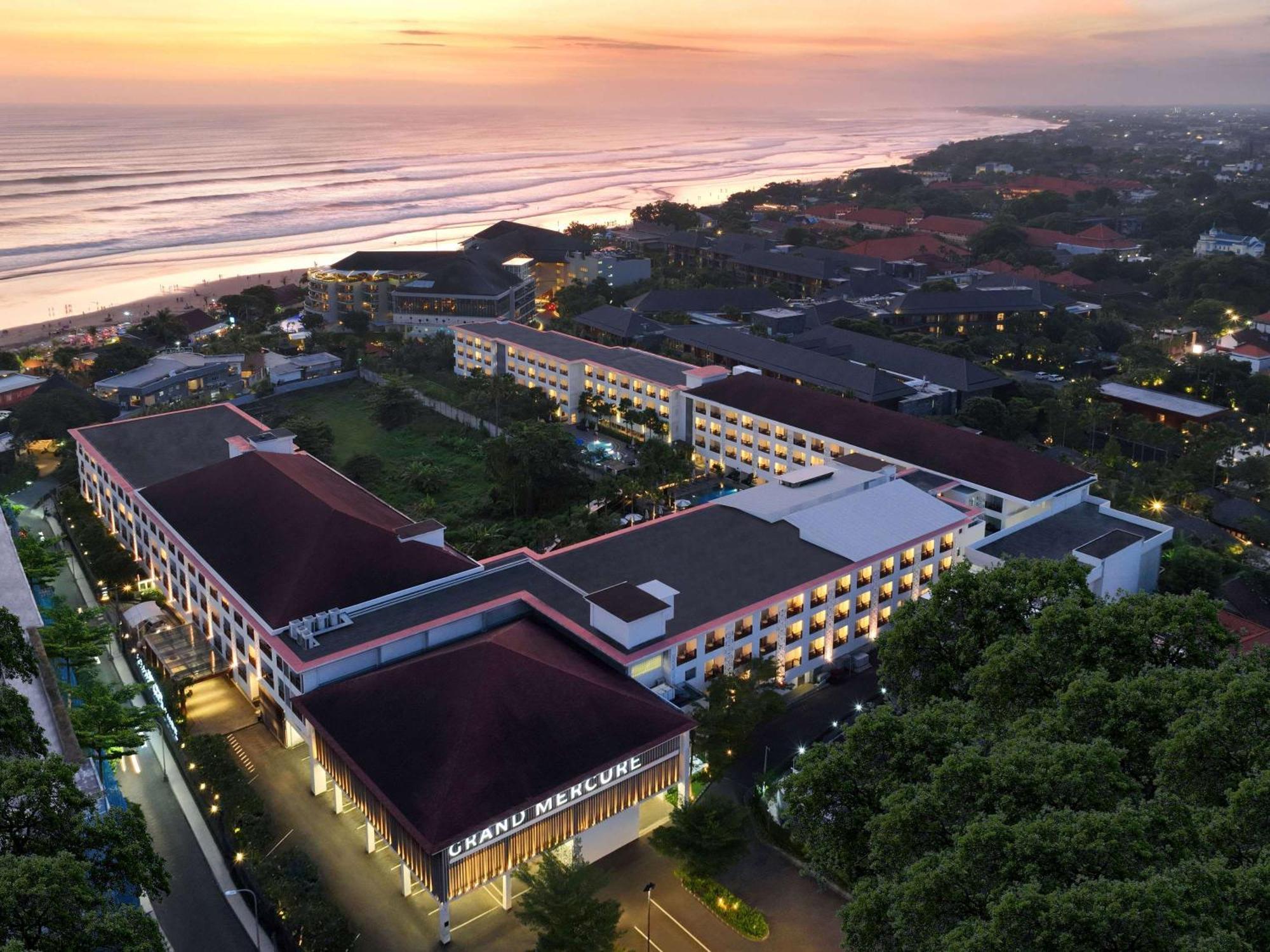 Grand Mercure Bali Seminyak Exterior photo Aerial view of the hotel