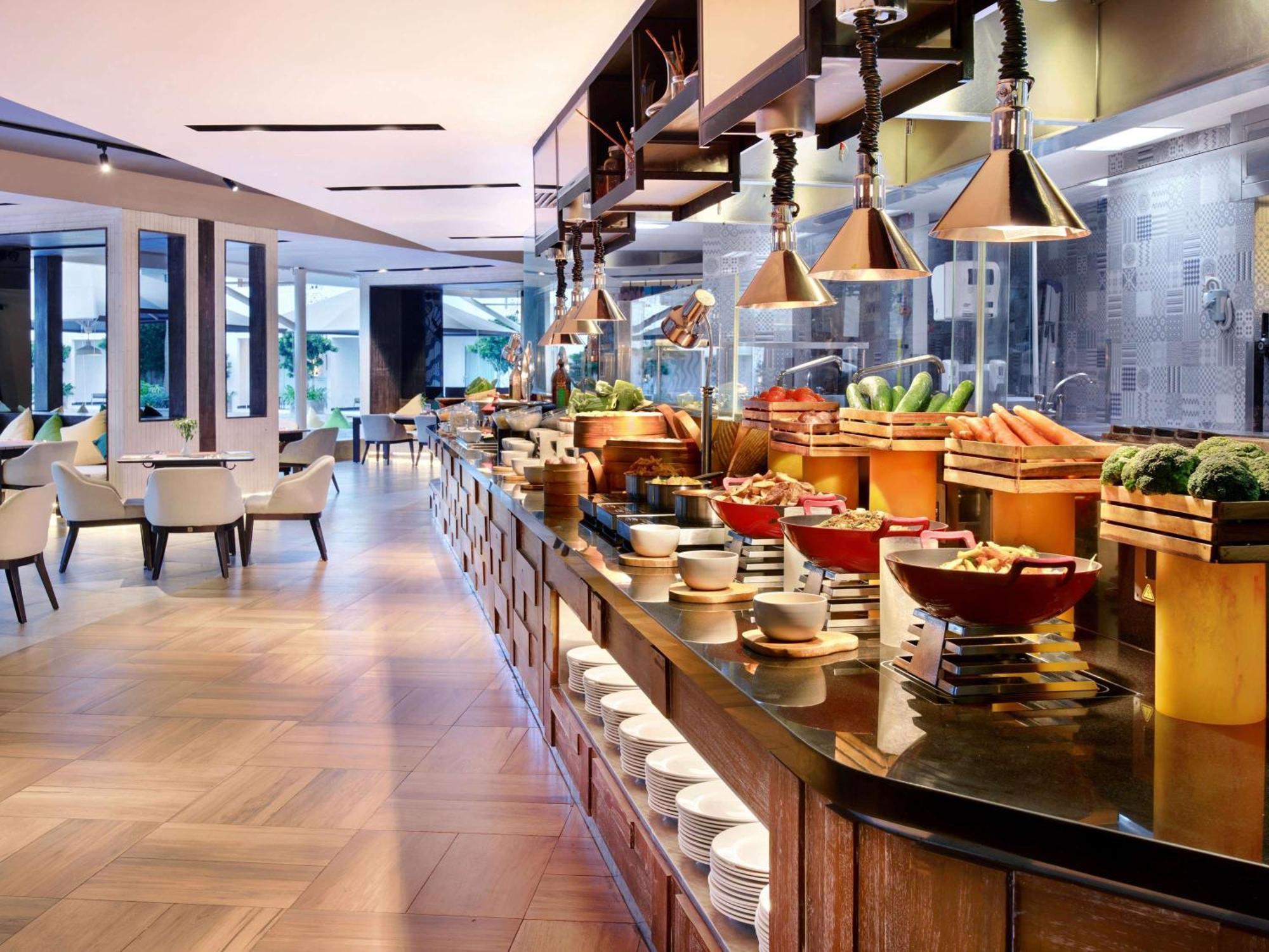 Grand Mercure Bali Seminyak Exterior photo